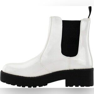 Dirty Laundry White Boots 7.5